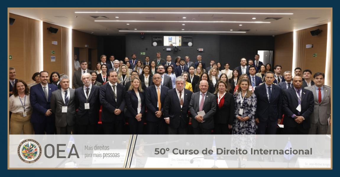 Foto: Diretor-geral da EMERJ, desembargador Cláudio Luís Braga dell'Orto, acompanhado dos organizadores do 50º Curso de Direito Internacional da OEA.