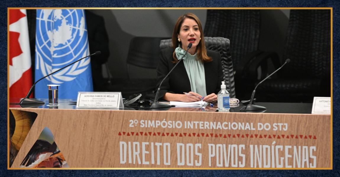 Foto:  Desembargadora Adriana Ramos de Mello, durante palestra no 2º Simpósio Internacional STJ de Direito dos Povos Indígenas.