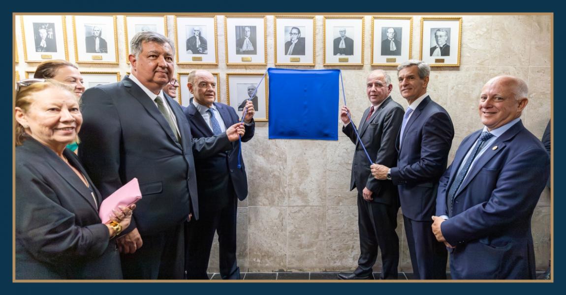 Imagem da notícia - Diretor-Geral da EMERJ prestigia homenagem ao desembargador Marcus Henrique Basílio