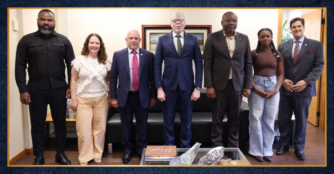 Imagem da notícia - EMERJ recebe visita da delegação de Moçambique