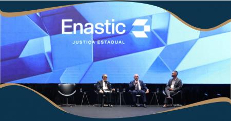 Foto: vice-presidente do Conselho Consultivo da EMERJ, desembargador Cláudio Luís Braga dell'Orto, em palestra no ENASTIC.