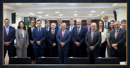 Foto: banner com os integrantes do seminário Diálogos Institucionais sobre a Advocacia Pública: Experiências Ítalo-brasileiras.
